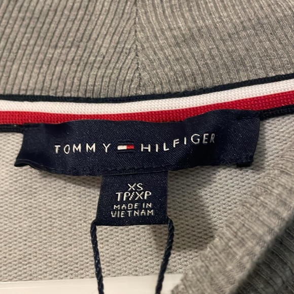 NWT women’s Tommy Hilfiger sweater dress - Picture 3 of 4